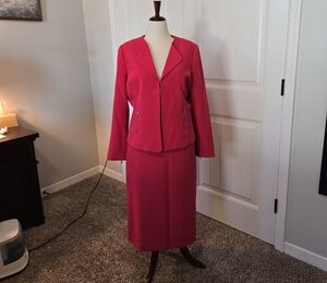HOT PINK PRESTON & YORK SKIRT/PANT SUIT 12
